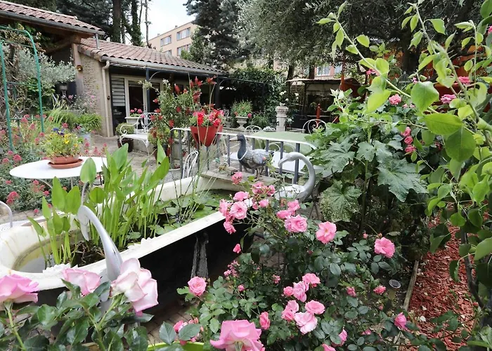 Alojamento de Acomodação e Pequeno-almoço Maison d'Hôtes et Roulotte Le 6 Bis