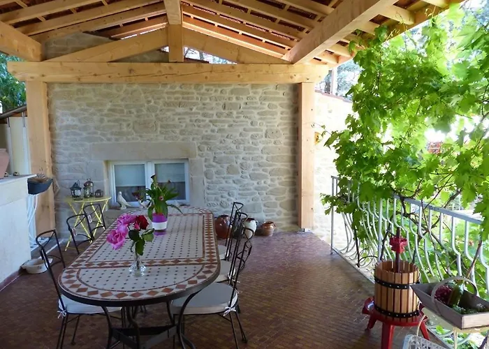 Maison d'Hôtes et Roulotte Le 6 Bis Alojamento de Acomodação e Pequeno-almoço 3*